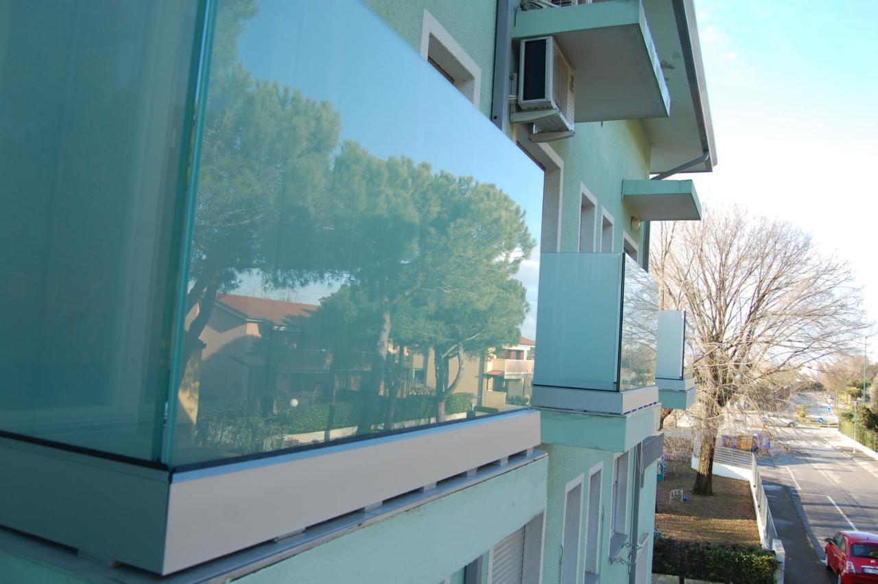 Hotel Irene Lignano Sabbiadoro Esterno foto