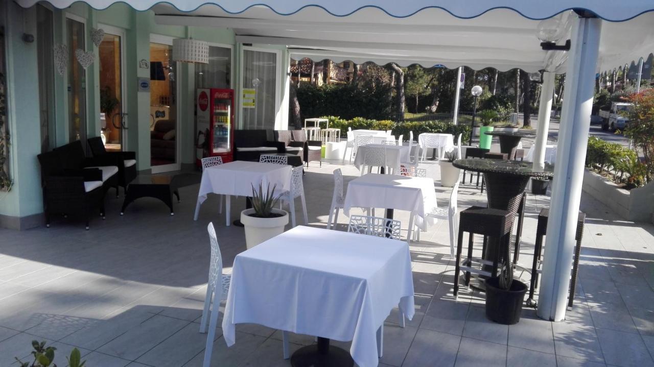 Hotel Irene Lignano Sabbiadoro Esterno foto
