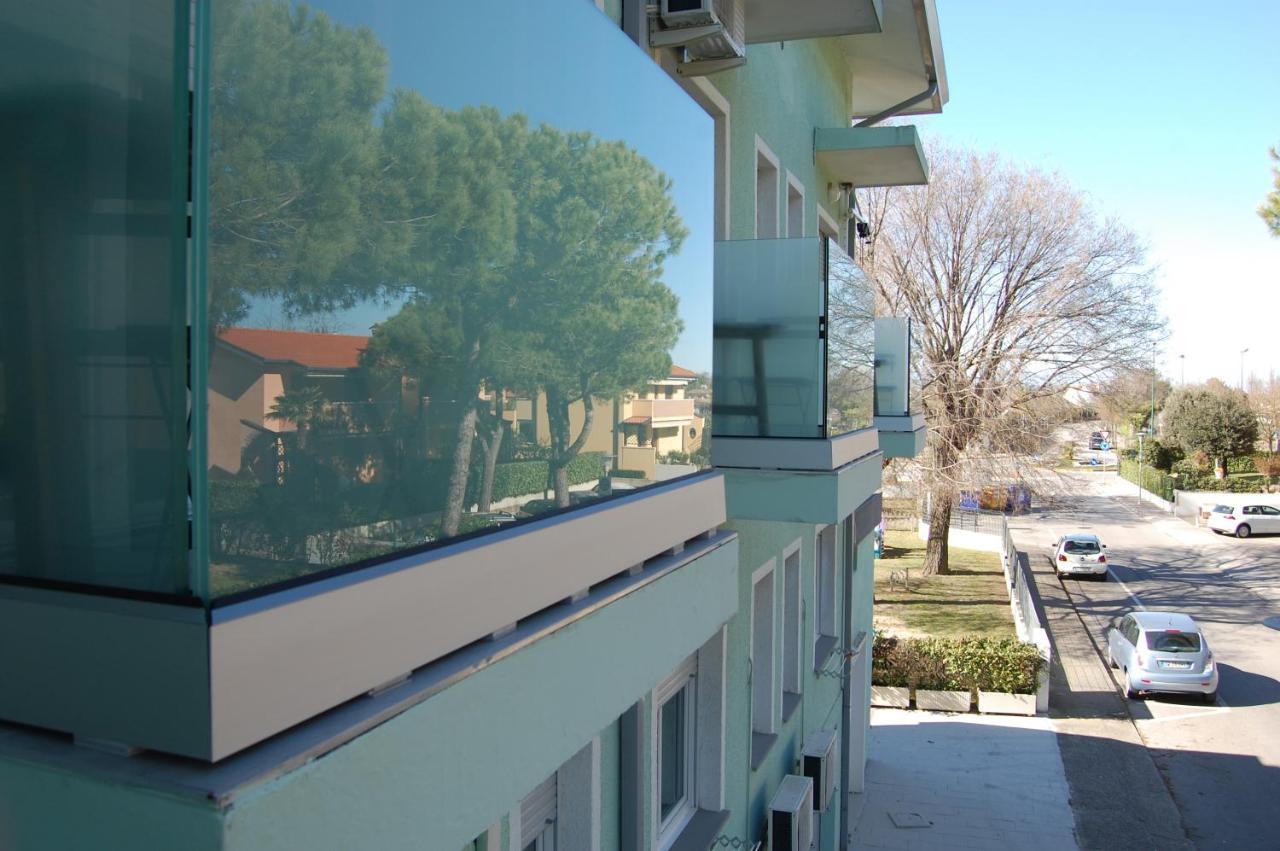 Hotel Irene Lignano Sabbiadoro Esterno foto