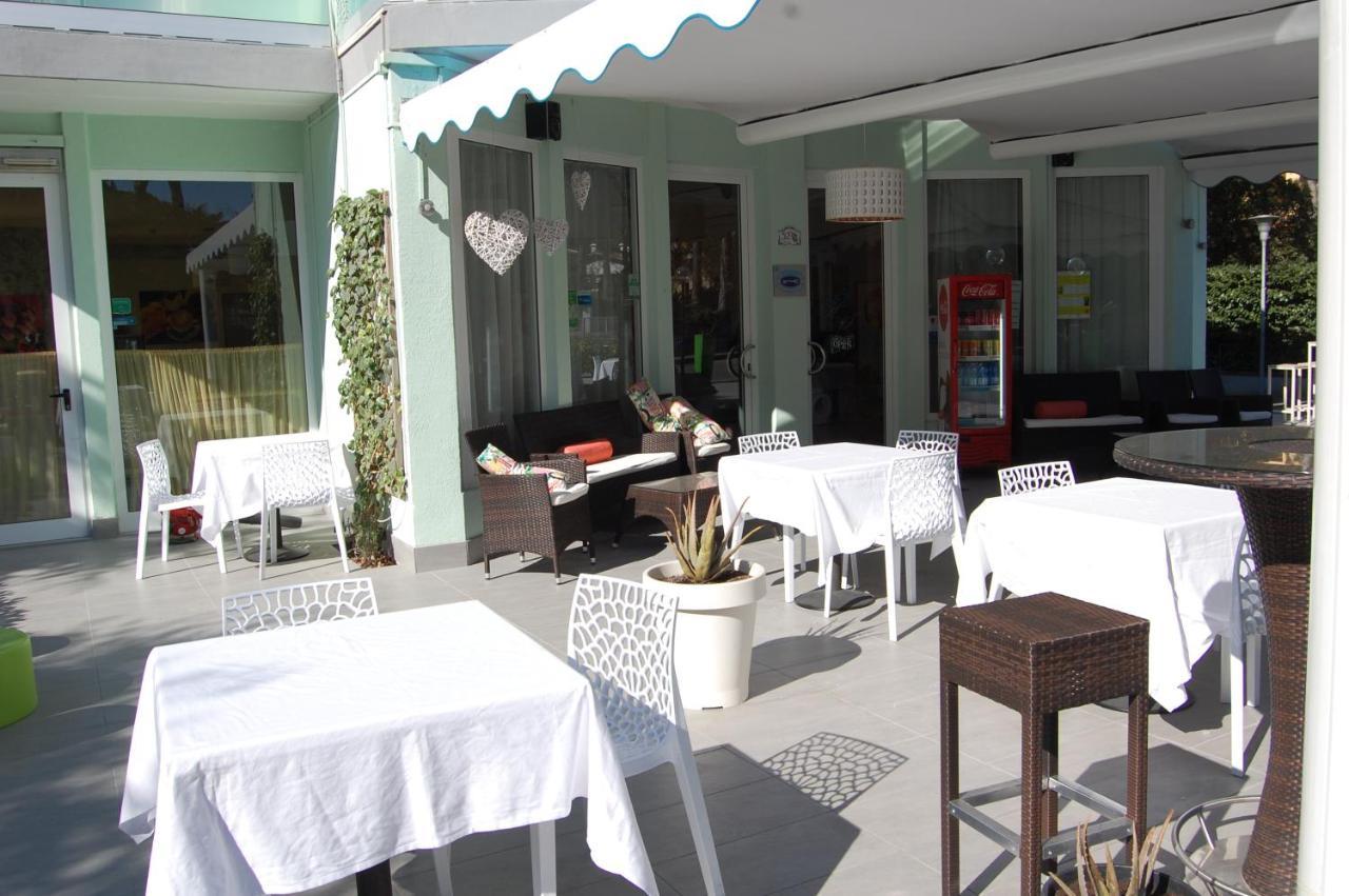 Hotel Irene Lignano Sabbiadoro Esterno foto